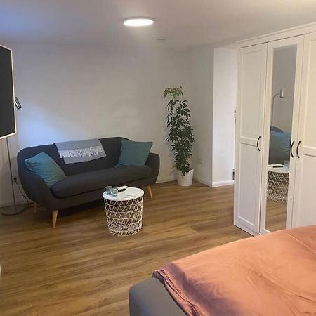 Klein Aber Oho! Neues Apartment In Stadt- Und Fuldanaehe Касел Екстериор снимка