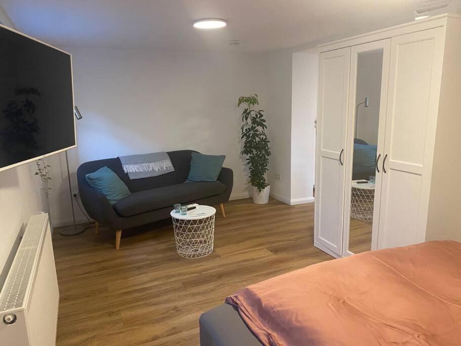 Klein Aber Oho! Neues Apartment In Stadt- Und Fuldanaehe Касел Екстериор снимка